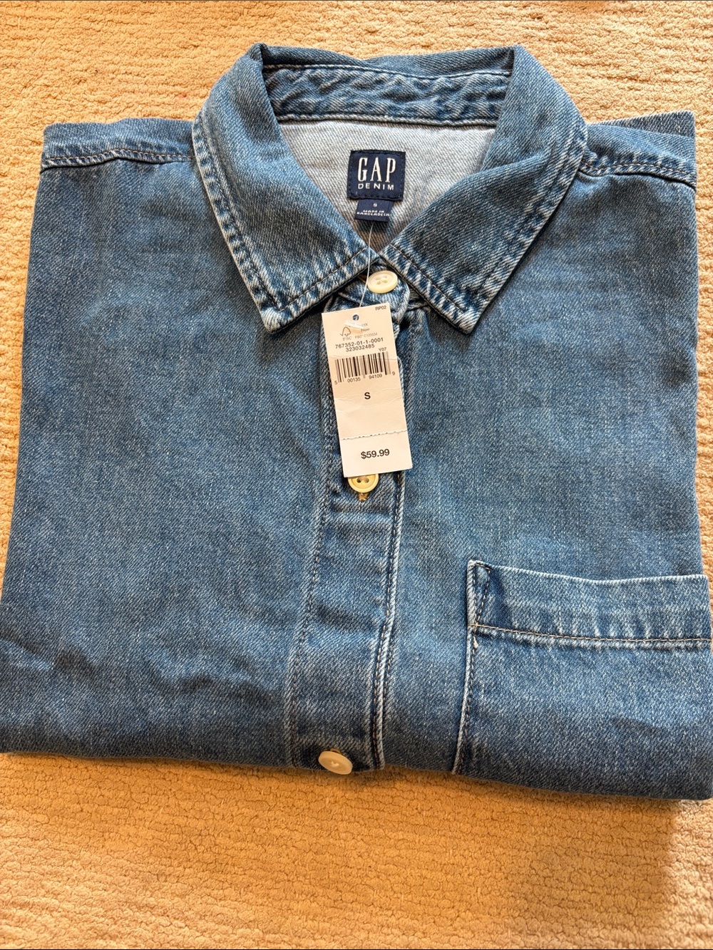 GAP Denim Button-Up Shirt in Light Blue with Cream Button - Picture 3 of 3